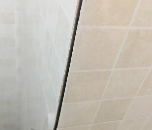 定南瓷砖空鼓维修公司分享阳台瓷砖脱落的修复过程可以分为以下几个步骤